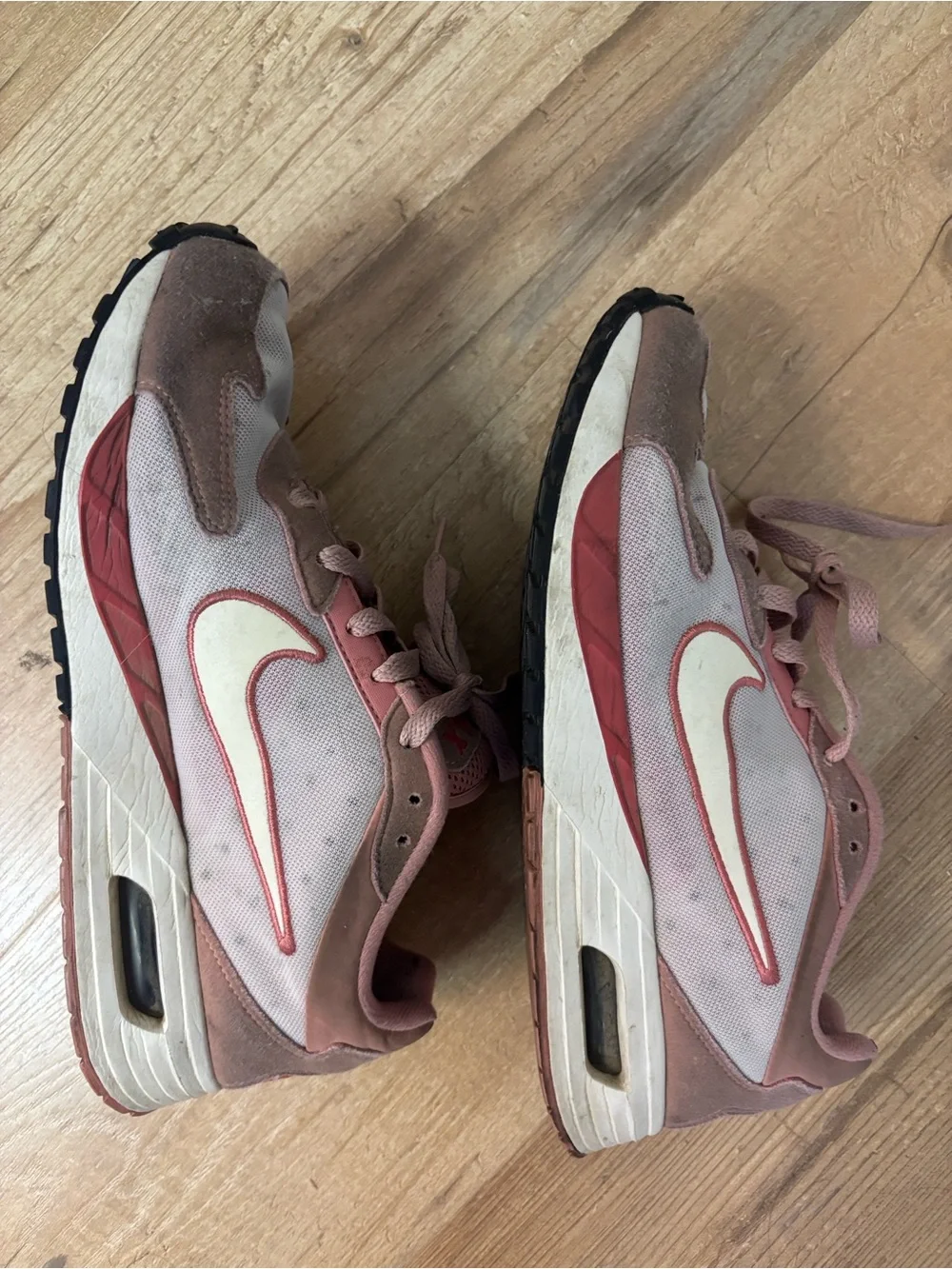 Nike Women’s Pink and White Low-Top Sneakers